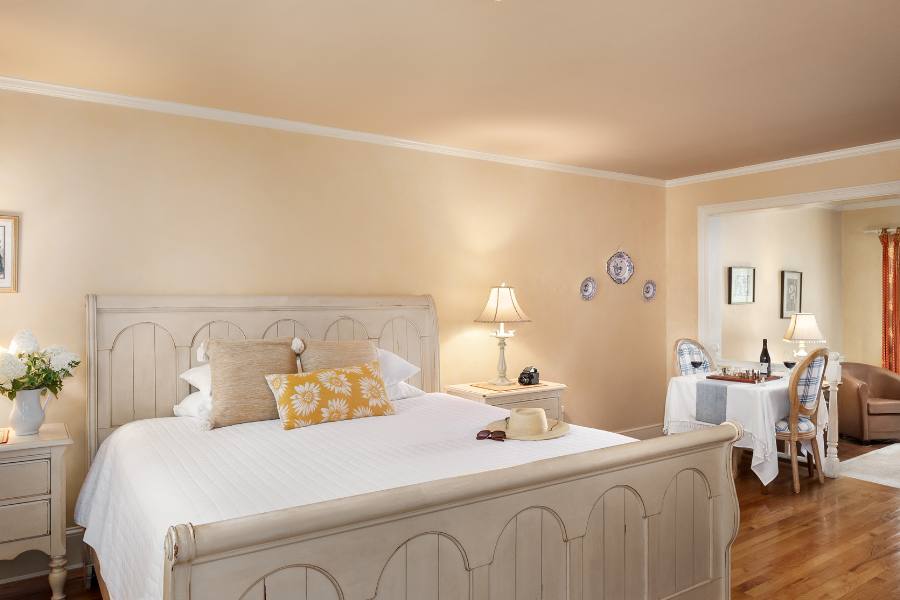 Comfortable King-bed room at L'Auberge Provençal