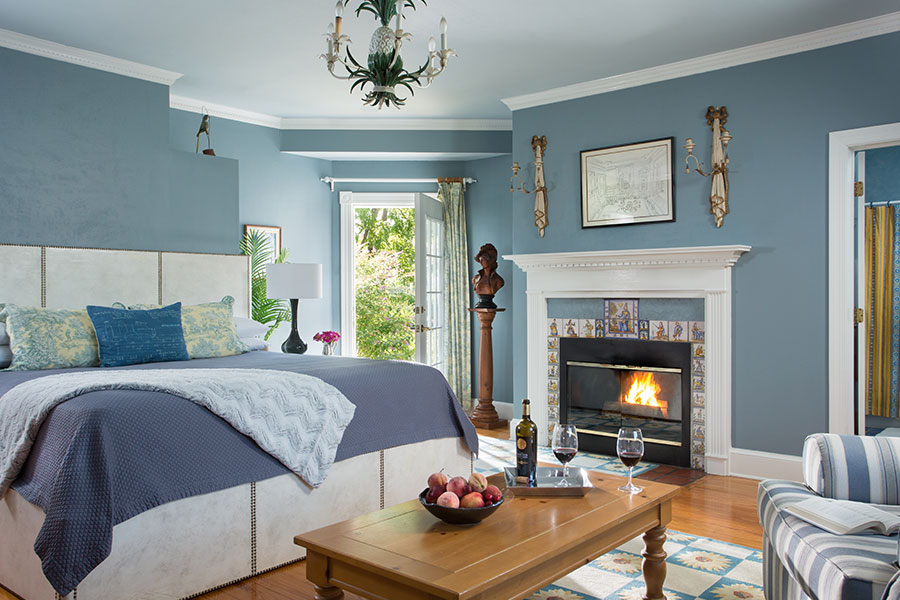 Renoir room with fireplace